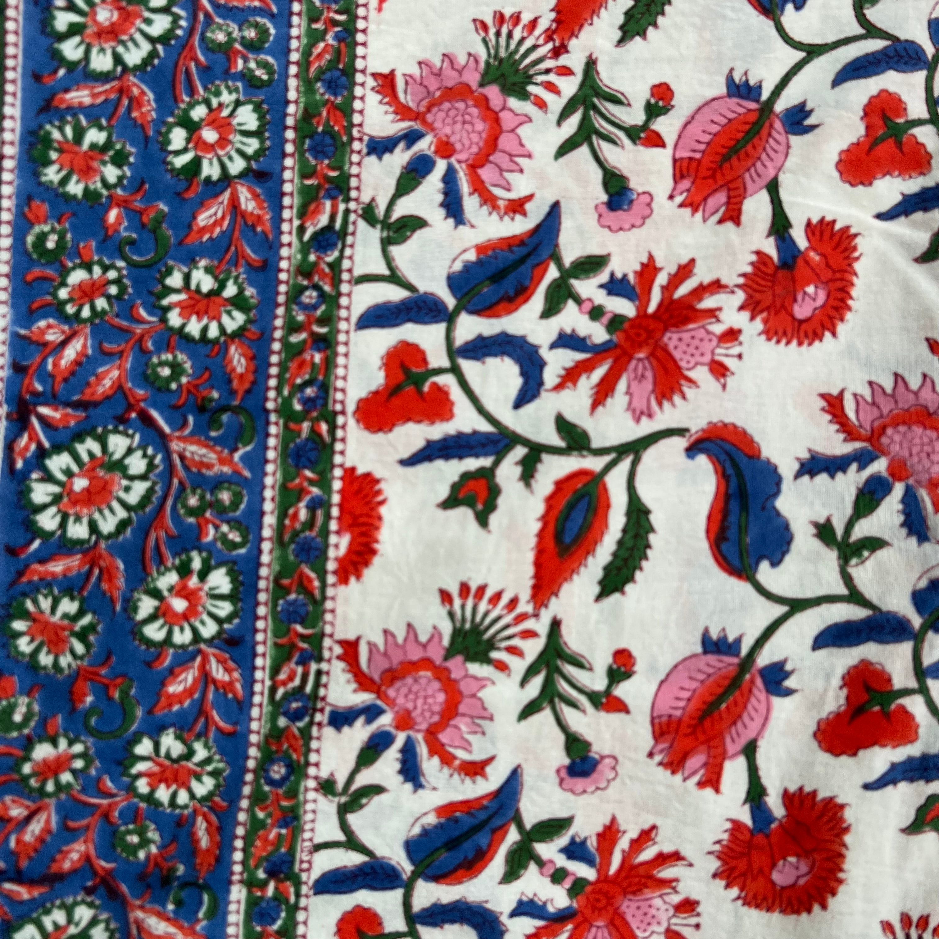 Chamoli FlowerRed/Blue Table Linens